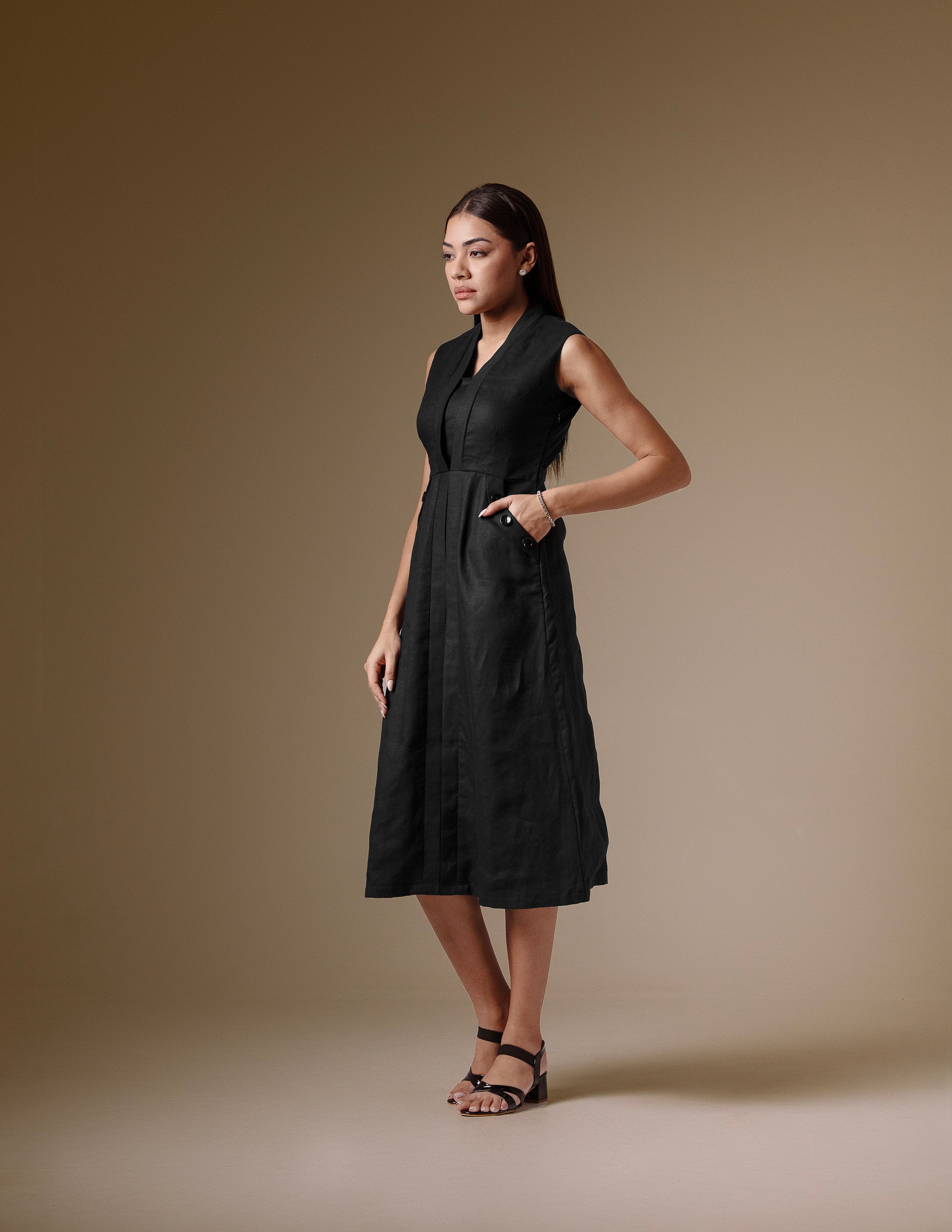 Black Button-Detail Linen